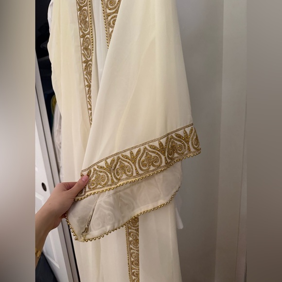 Elegant White & Gold Embroidered Abaya Dress - Picture 10 of 14